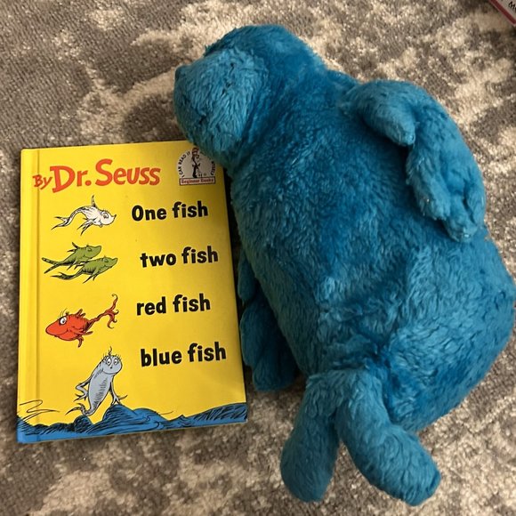 Dr Seuss One Fish Two Fish Red Fish Blue Fish Hardcover Book & Plush Blue Fish - Picture 1 of 7